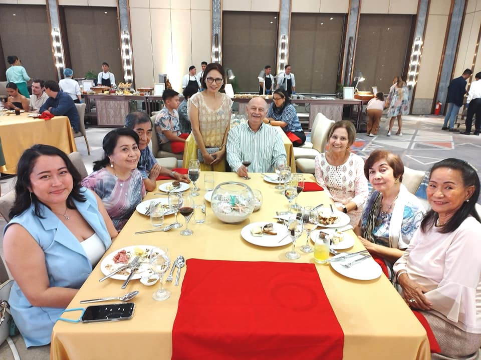 C:\Users\GCPI-ROBBY\Desktop\SHERATON TREE LIGHTING PHOTOS\12.jpg